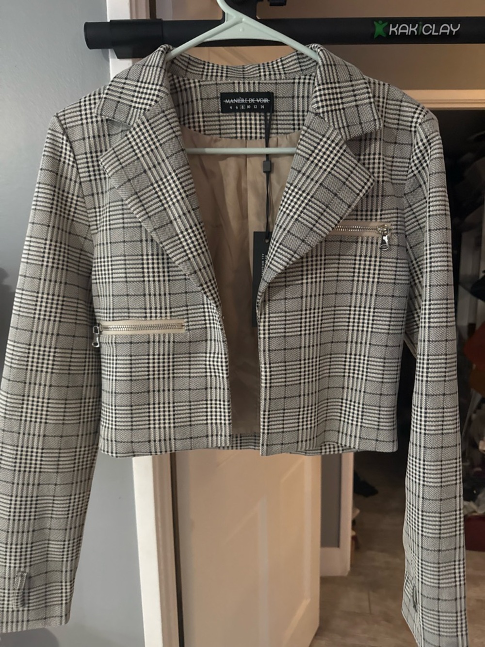 Maniere De Voir Cream & Black Plaid Cropped Blazer - Picture 7 of 7